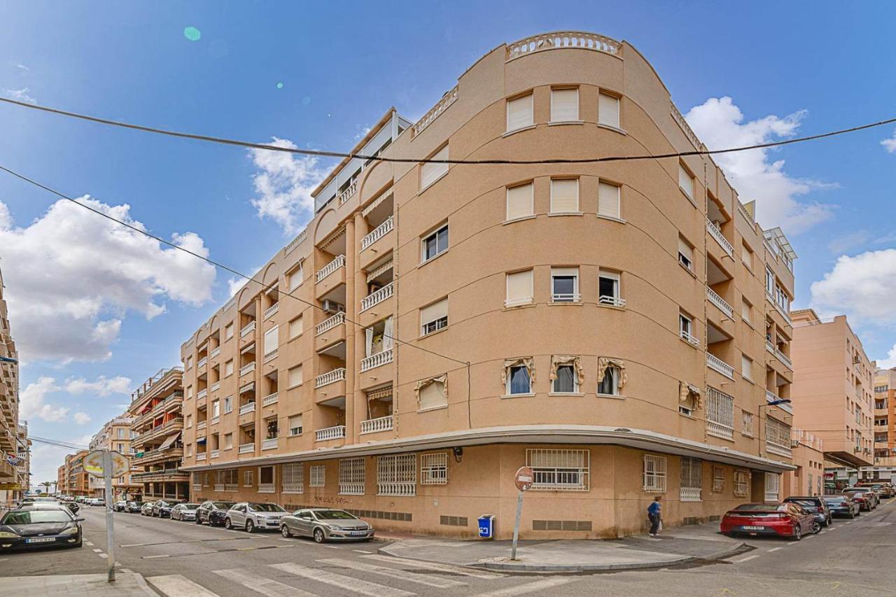 Cozy Appartment Torrevieja At Irina 外观 照片