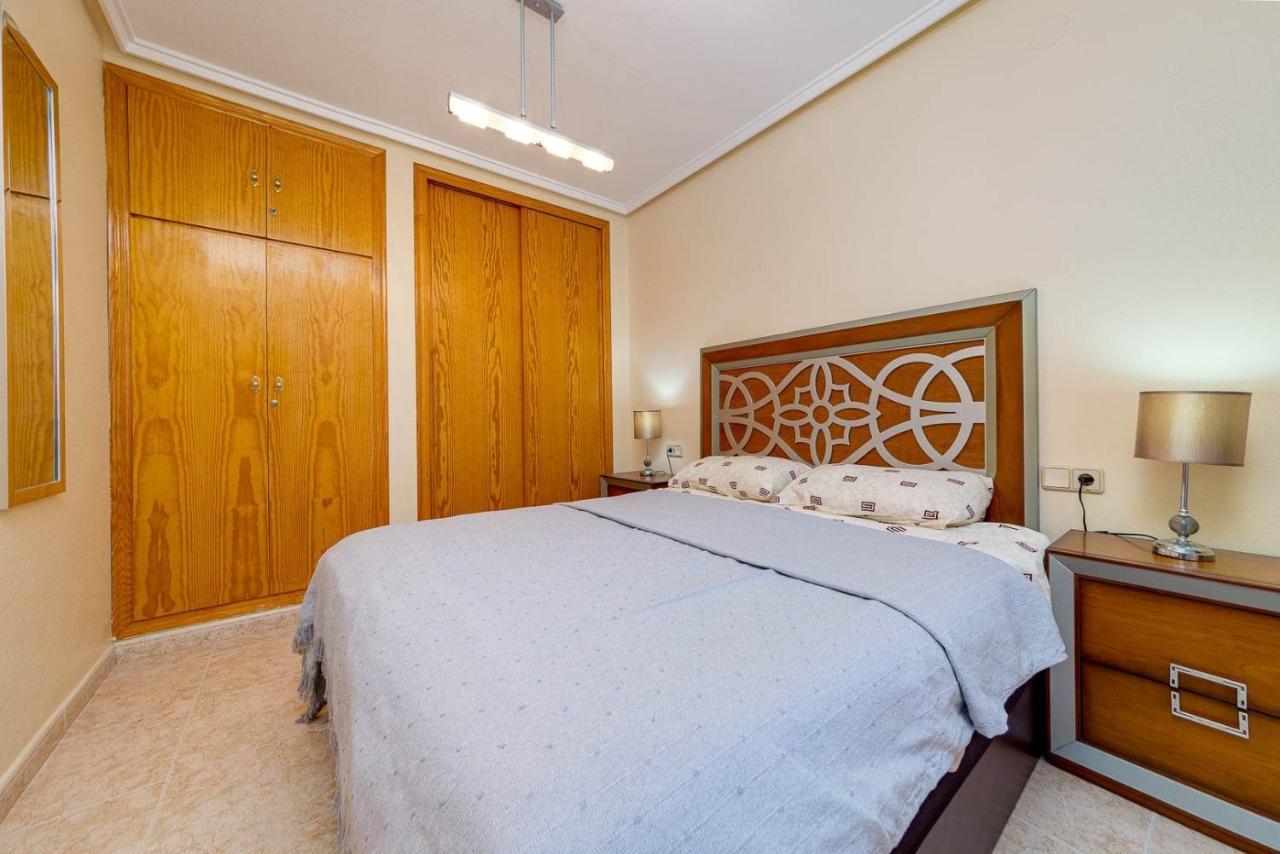 Cozy Appartment Torrevieja At Irina 外观 照片