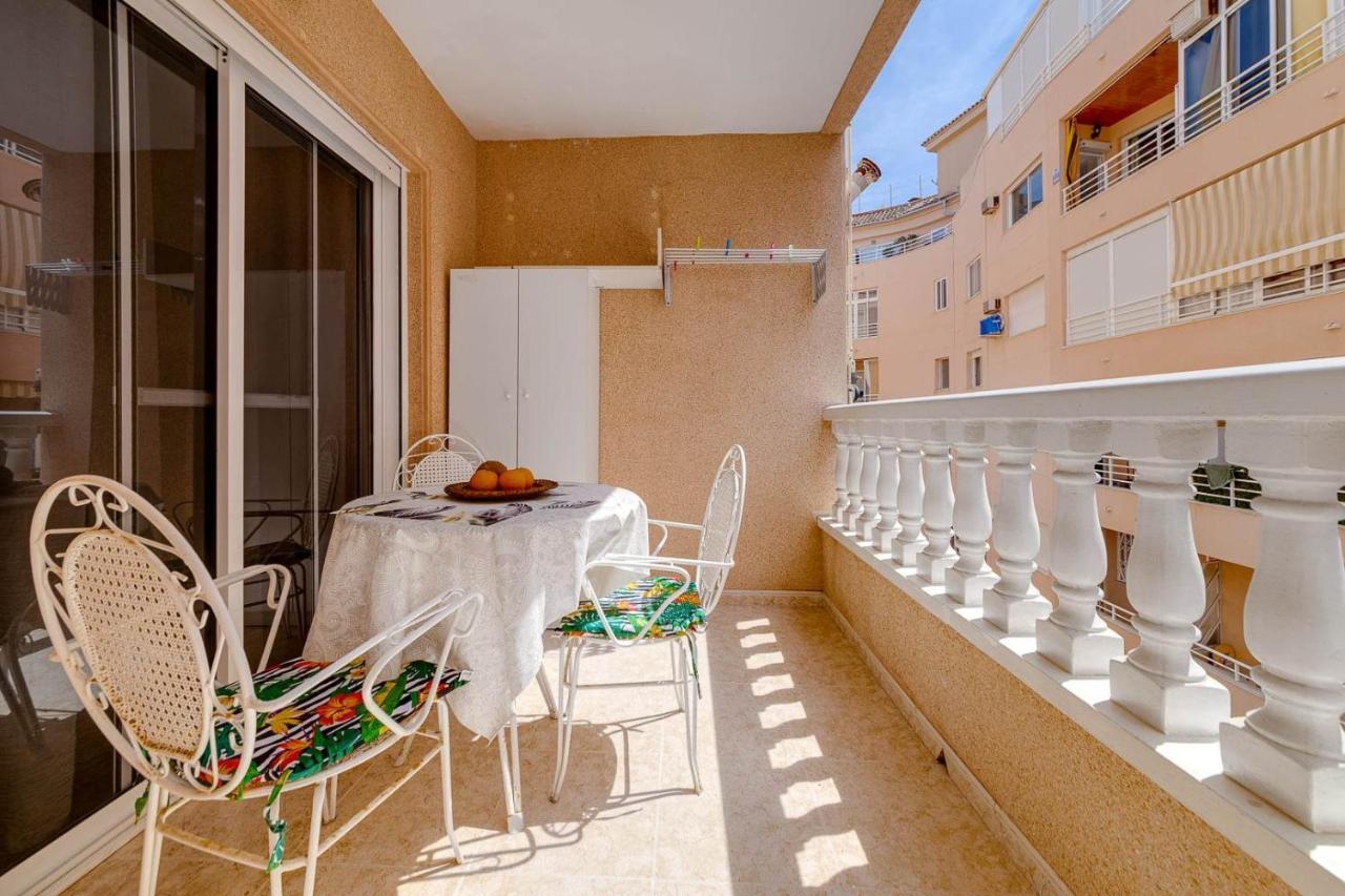 Cozy Appartment Torrevieja At Irina 外观 照片